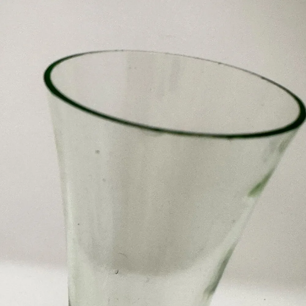 Vintage Green Glass Bud Vase Pink Base 6.5” Tall Mid-Century Minimalist Deco REA